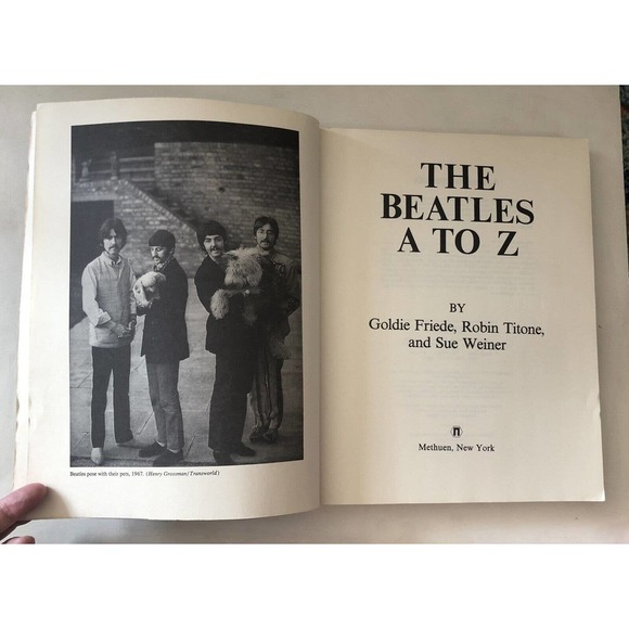 Vintage 1980 Beatles A to Z First Edition Music Encyclopedia Photos Albums Tours - Picture 2 of 11
